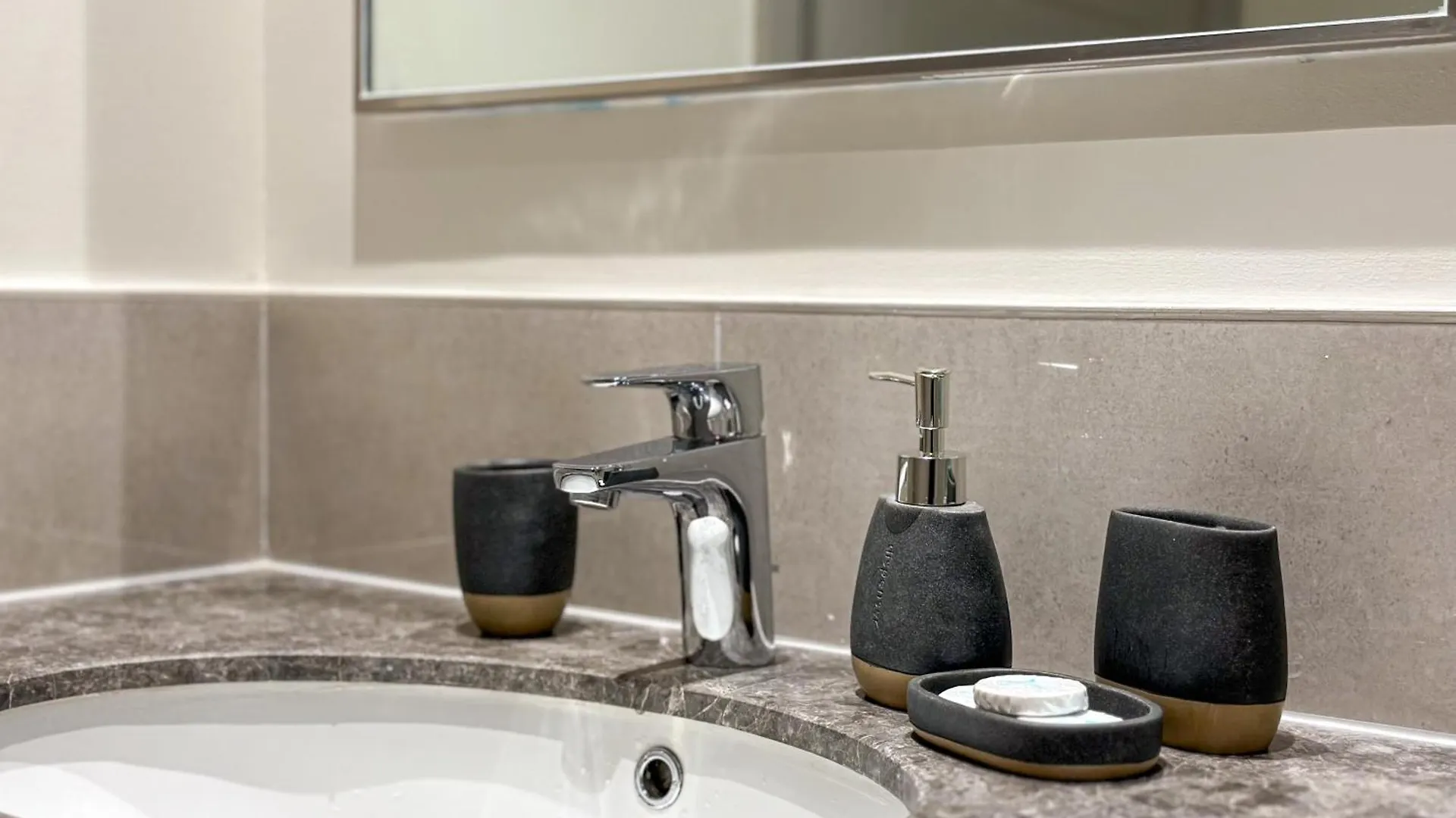 Apartment Higuests - Tranquil Luxury 1Br Apt In The Heart Of The City Dubai